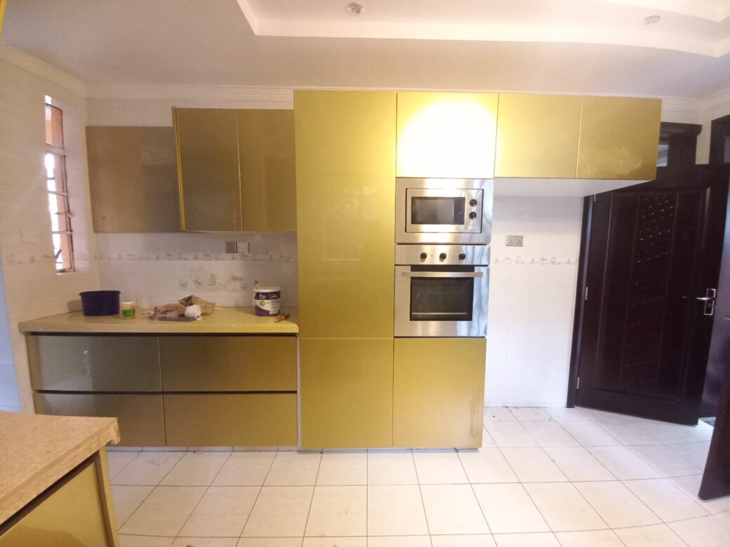5-bedroom-House-For-Rent-In-Lavington2